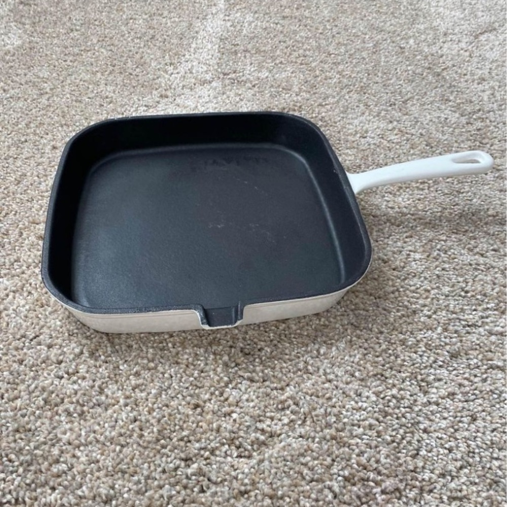 Cast Iron Square Skillet - Picture 3 of 4